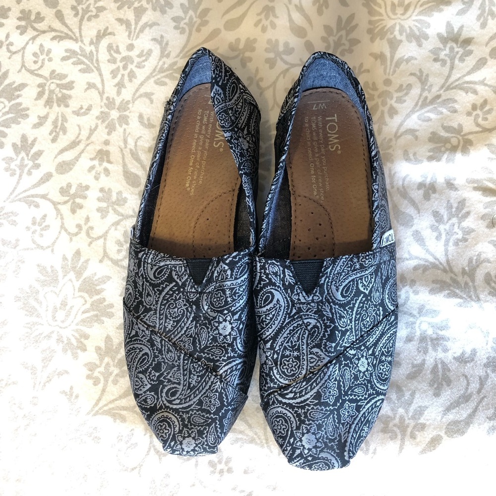 Women’s TOMS